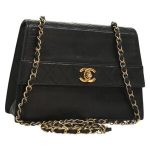 ✅AUTH✅CHANEL LAMBSKIN SHOULDER/ CROSSBODY BAG